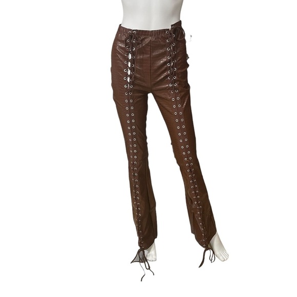Brown Faux Leather Flares Croc Print Pants
New - Picture 2 of 7